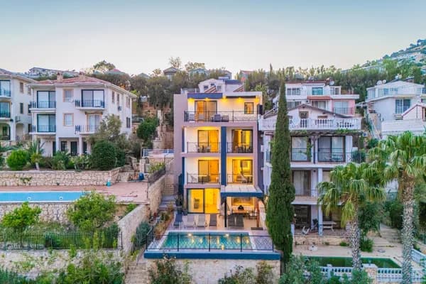 Kalkan Merkezde Deniz Manzaralı 6+1 Villa - Outside View