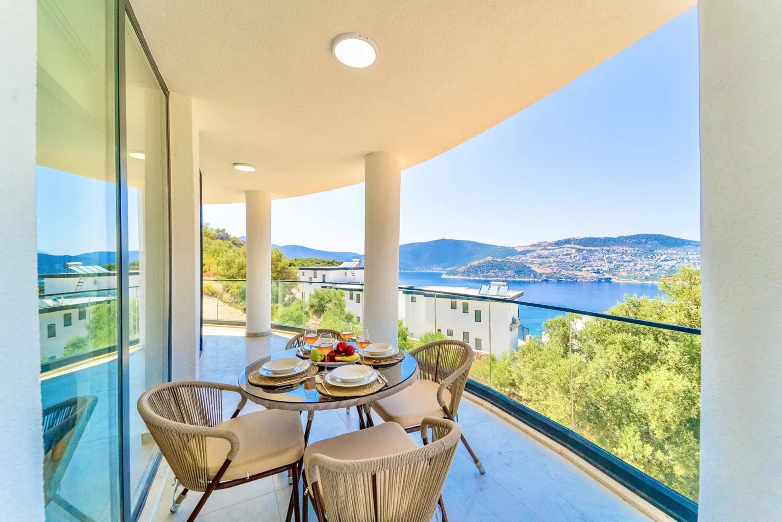 Sea View 70 m² Apartment in Kalkan - Balcony