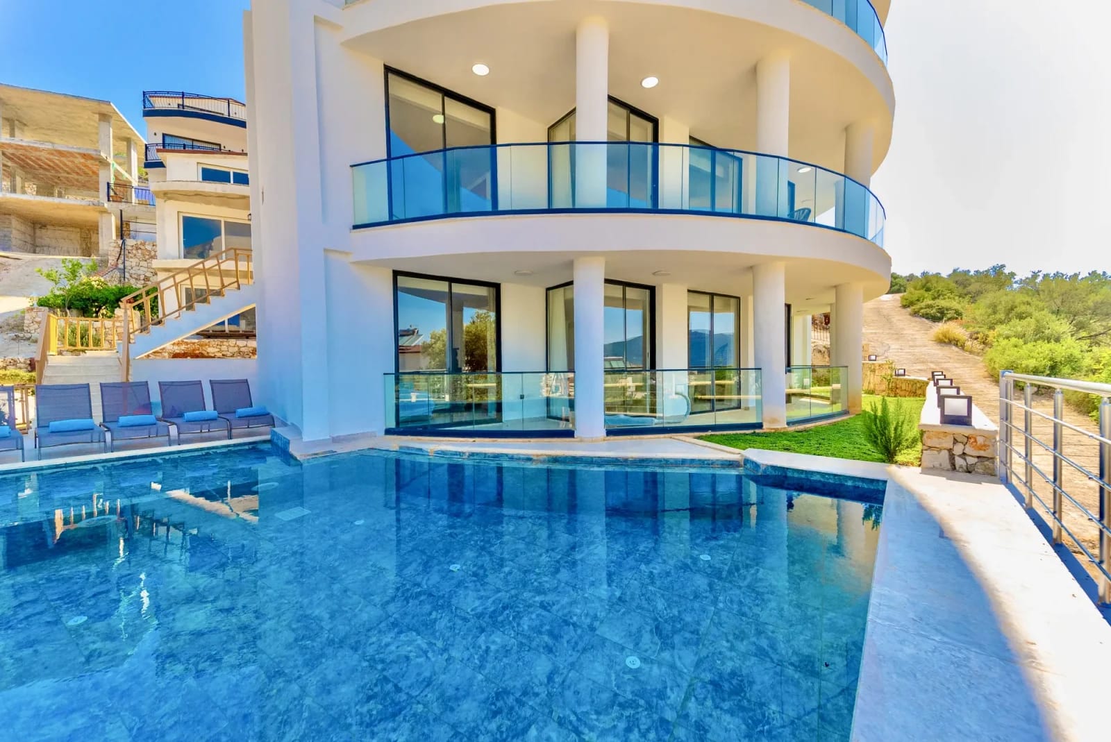 Comfortable 2+1 Apartment in Kalkan - Outside View