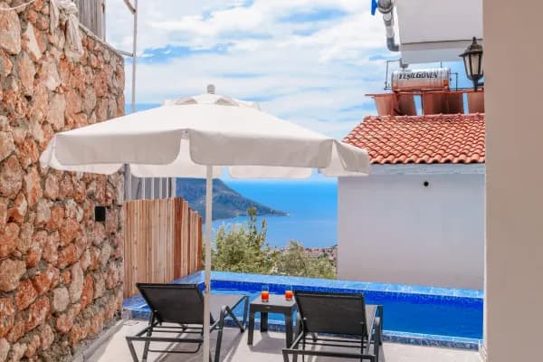 Kalkan’da Isıtılabilir Havuzlu 2+1 Villa - Pool