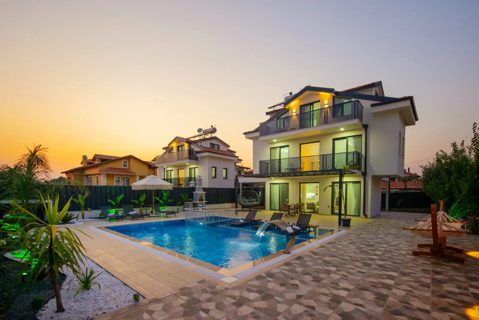 Modern 3+1 Villa with Private Pool in Ölüdeniz - Outside View