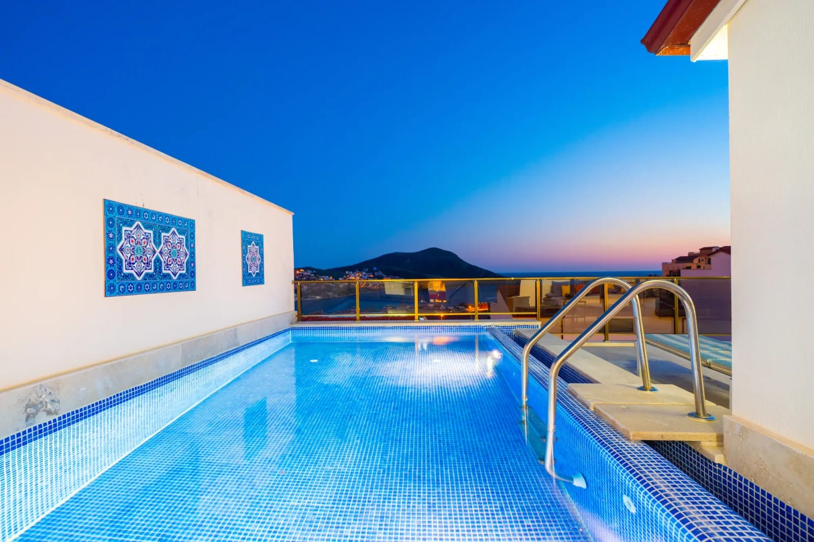 Central 3+1 Apartment near the Harbour - Pool
